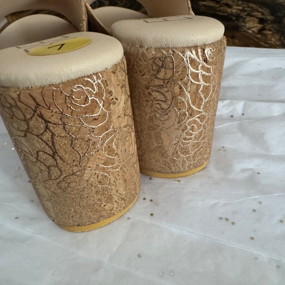 Beach by Matisse Mules - Picture 3 of 10